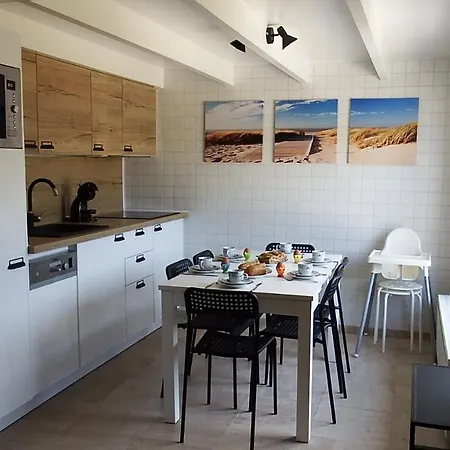 A L'aise Aan Zee בית נופש